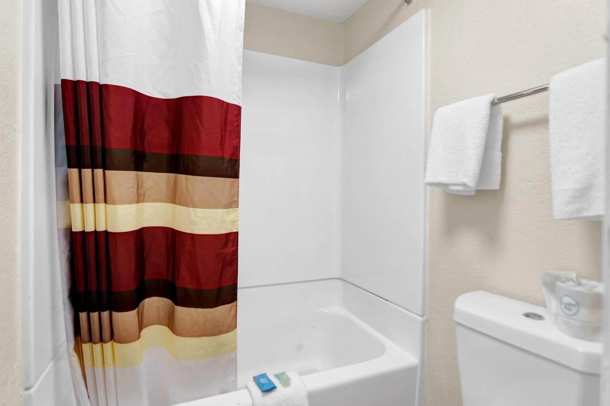 Hotel Qubed